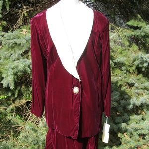 NWT SIZE LARGE 14-16 Wine velvet & lace 2-pc. suit